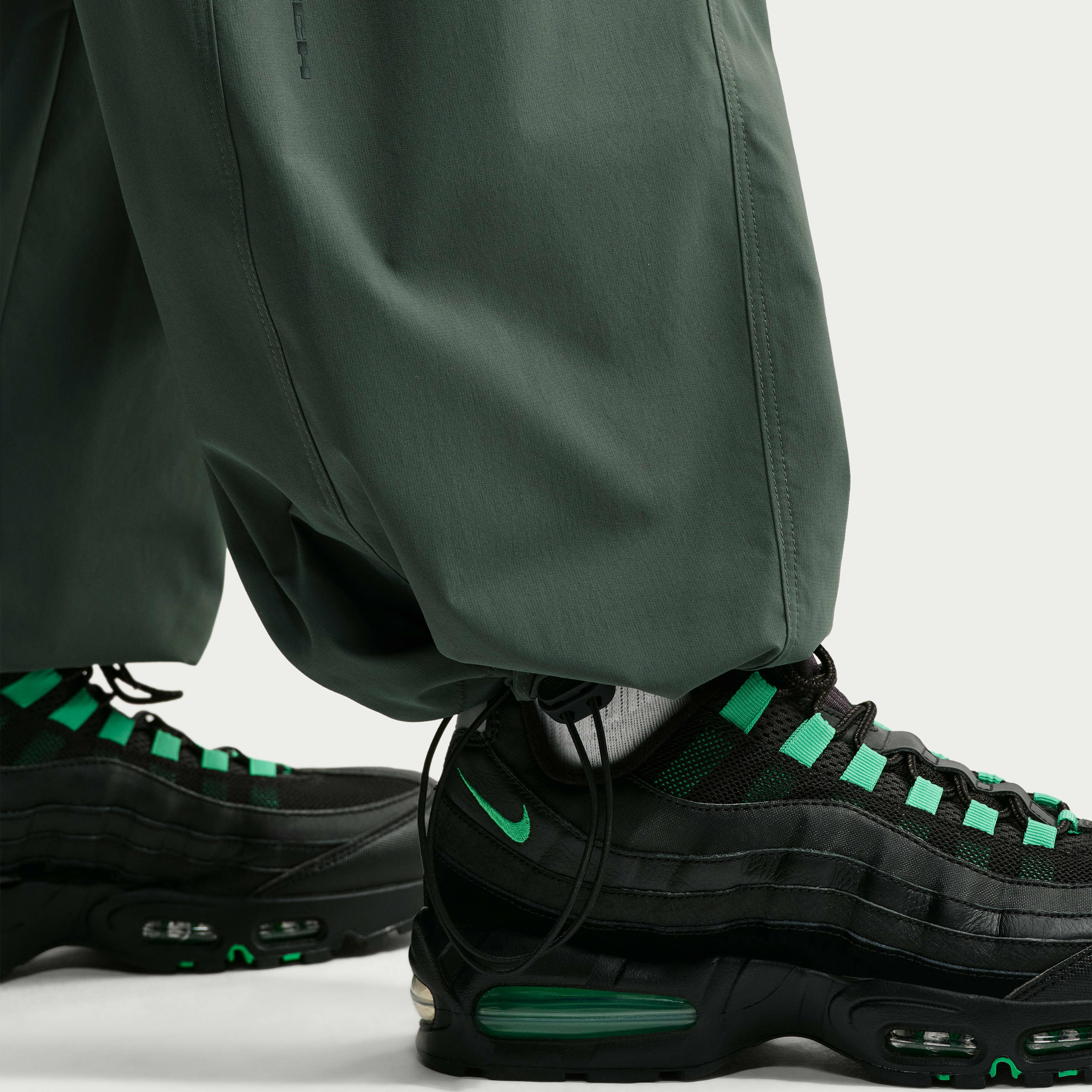 Nike Go FleD XL メッシュウェア ダークグリーン Nike Tech Helios Men's Dri-FIT Pants | The Summit